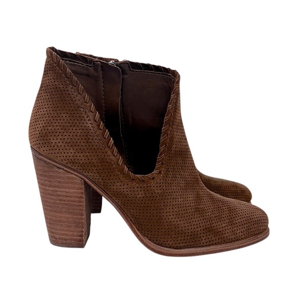 Vince Camuto Fernlee Perforated Suede Brown Leather Ankle Boots Size 6.5 - Picture 1 of 12